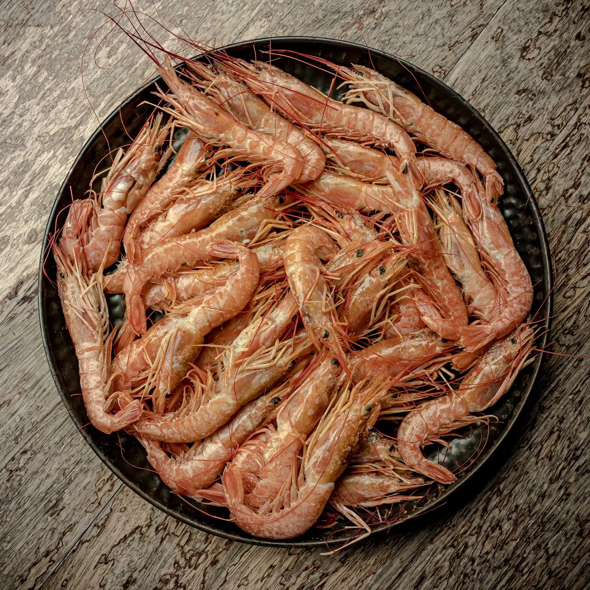 Final touches on a dish